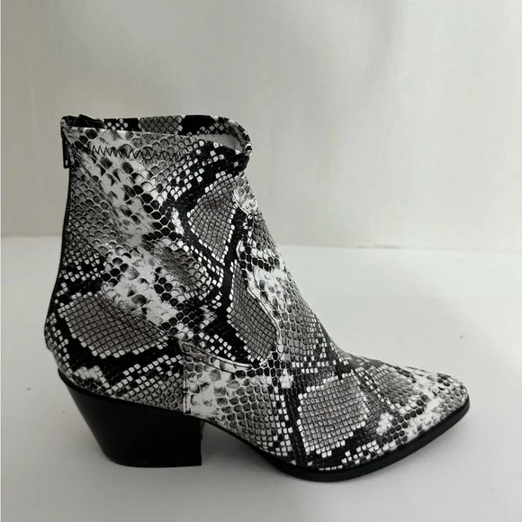 YOKI Snakeskin Western Pointed Toe Ankle Boots Faux Leather Zip Booties Size 10 - Picture 6 of 11